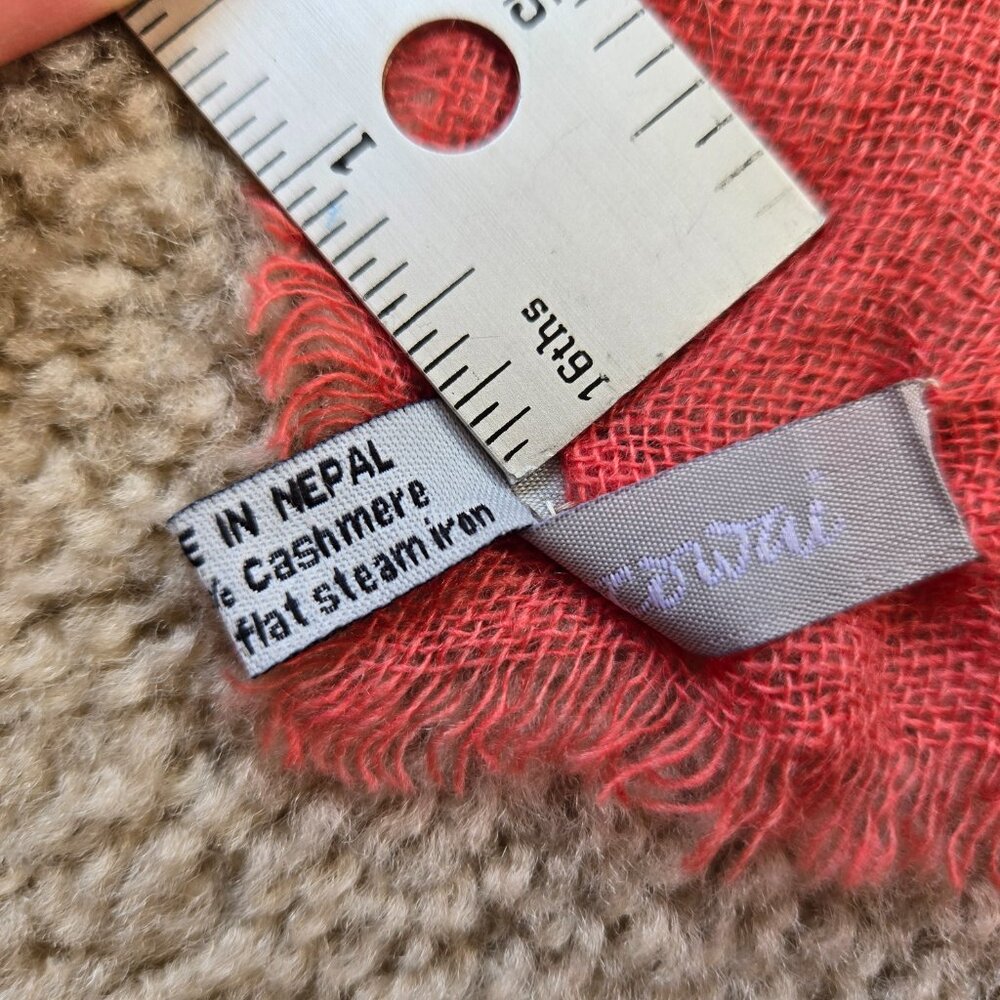 NWOT Cocowai Pink Woven Cashmere Scarf *FLAW* - Picture 7 of 9